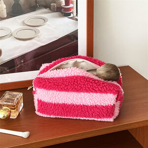 1 Piece Simple Classic Red Striped Plush Women's Makeup Bags h5 Picture4