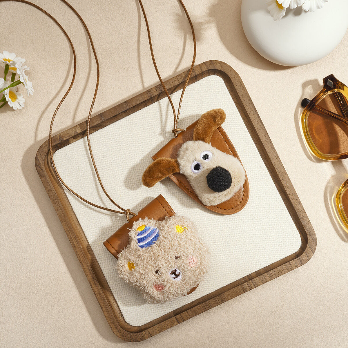 1 Piece Cute Cartoon Magnetic Leather Glasses Clip Necklace 2