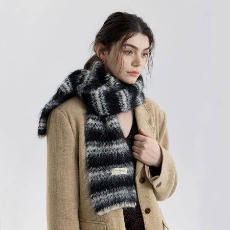 1 Stück bezaubernde gestreifte Polyester-Winterschals für Damen 2