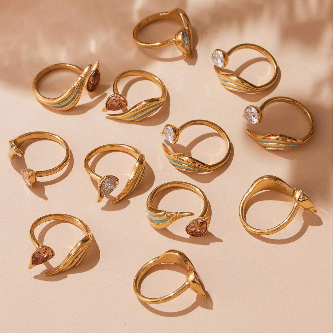 1 Piece Elegant Wings Stainless Steel Waterproof Gold Color Zircon Women's Gemstone Rings