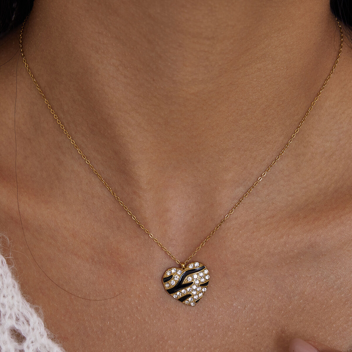 1 Piece Stylish Heart Stainless Steel Waterproof Gold Color Women's Pendant Necklaces 2