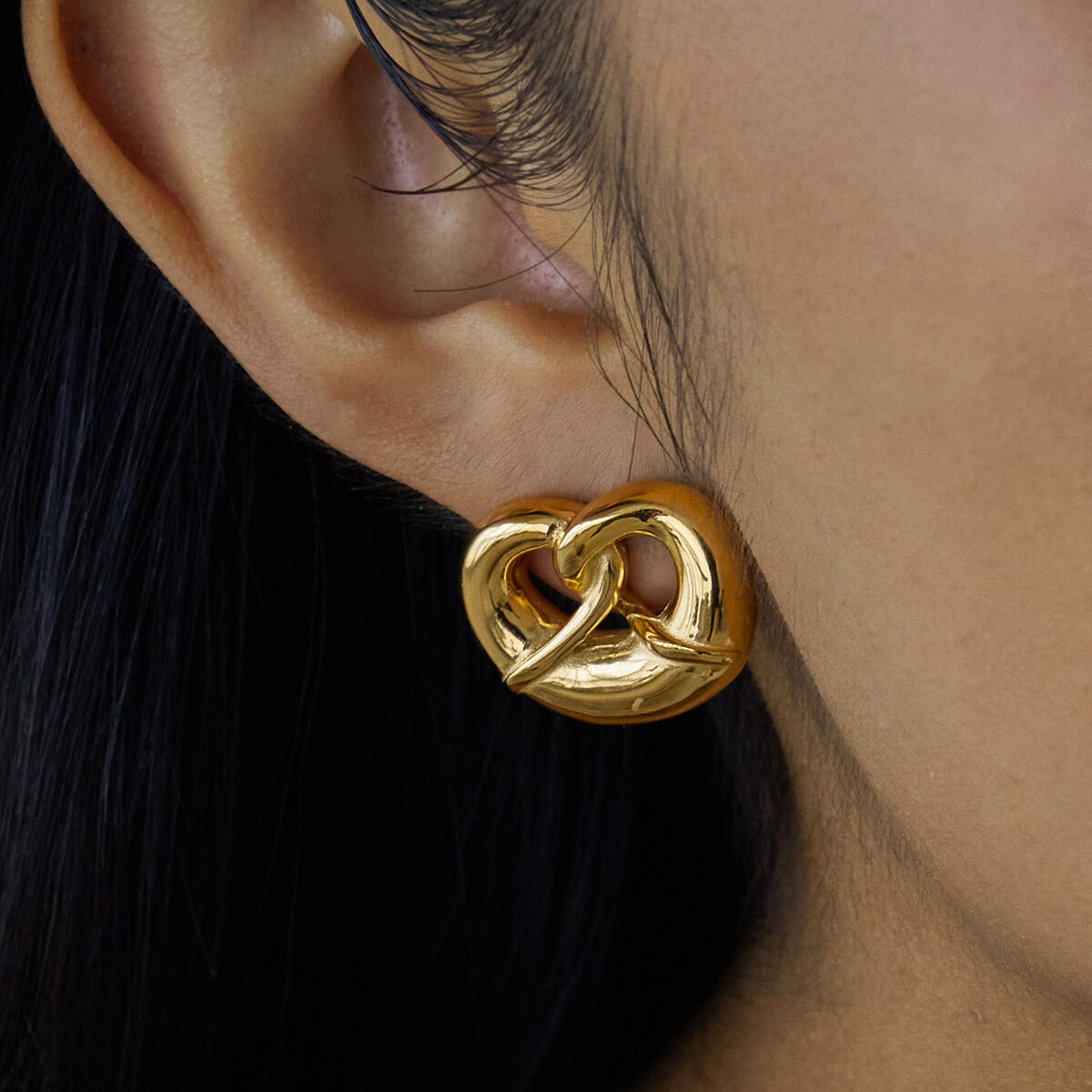 1 paio di graziosi orecchini a bottone da donna in acciaio inossidabile a forma di pretzel, impermeabili, color oro Immagine6