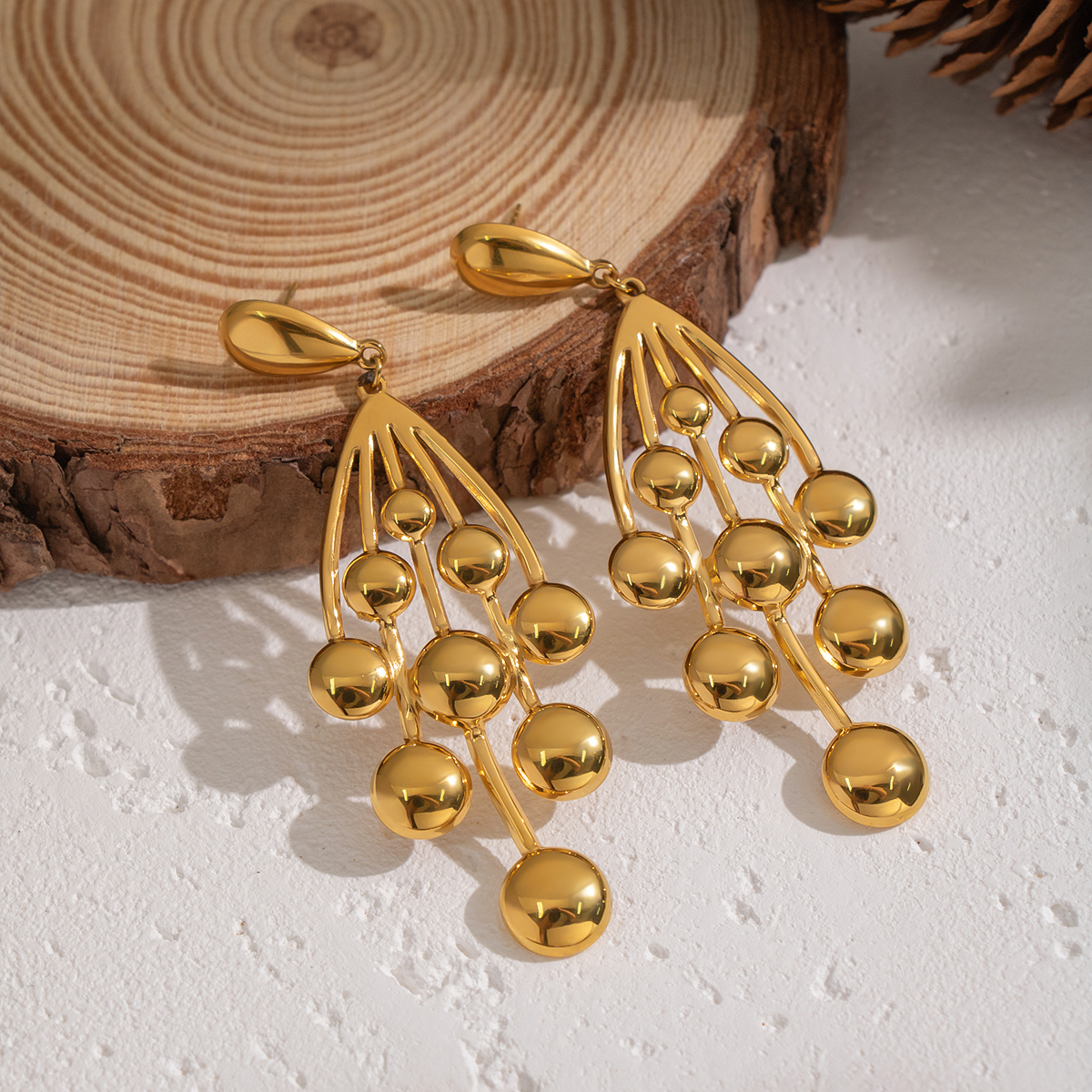 1 paire de boucles d'oreilles pendantes en acier inoxydable doré, étanches, en forme de raisin