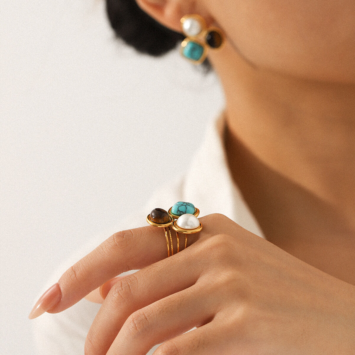 Bague luxueuse en acier inoxydable de forme irrégulière, couleur or, avec pierres précieuses, pour femme Image4