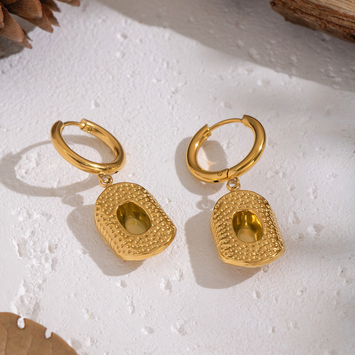 1 Pair Ethnic Hammer Pattern Stainless Steel Waterproof Gold Color Drop Earrings