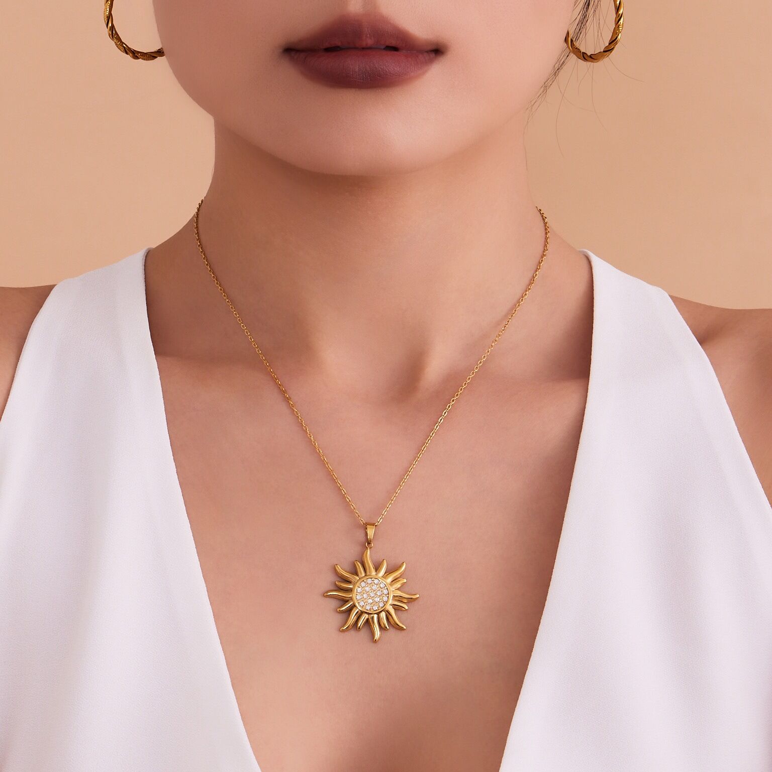 1 Piece Classic Sun Stainless Steel Waterproof Gold Color Zircon Women's Pendant Necklaces h5 Picture2