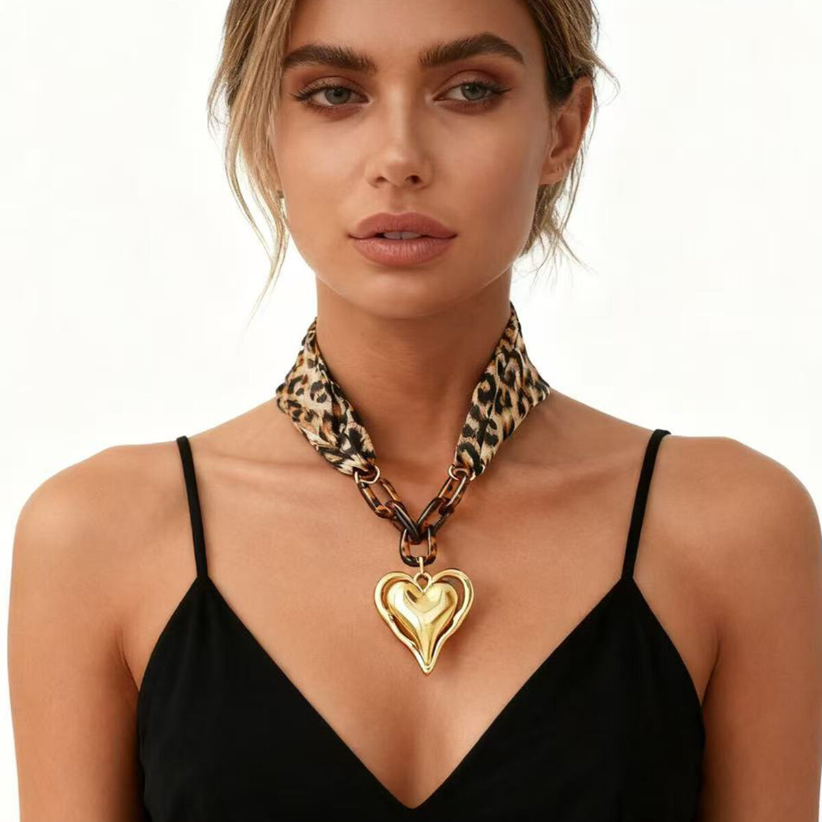 Braccialetti a catena da donna in acciaio inossidabile color oro impermeabile con stampa leopardata a forma di cuore retrò da 1 pezzo