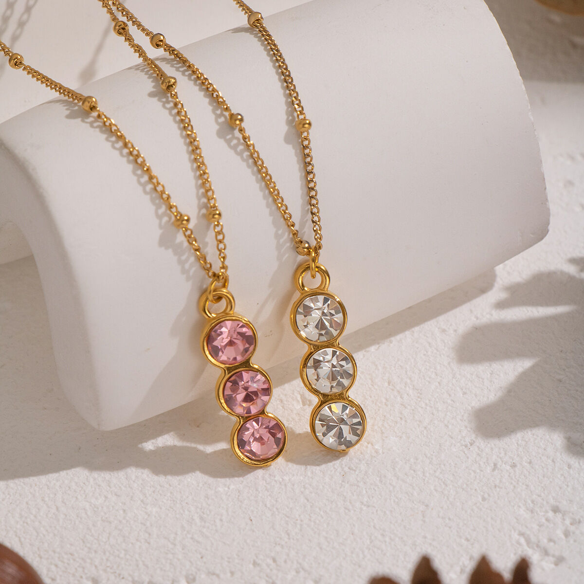 1 Piece Minimalist Zircon Inlaid Pendant Necklace