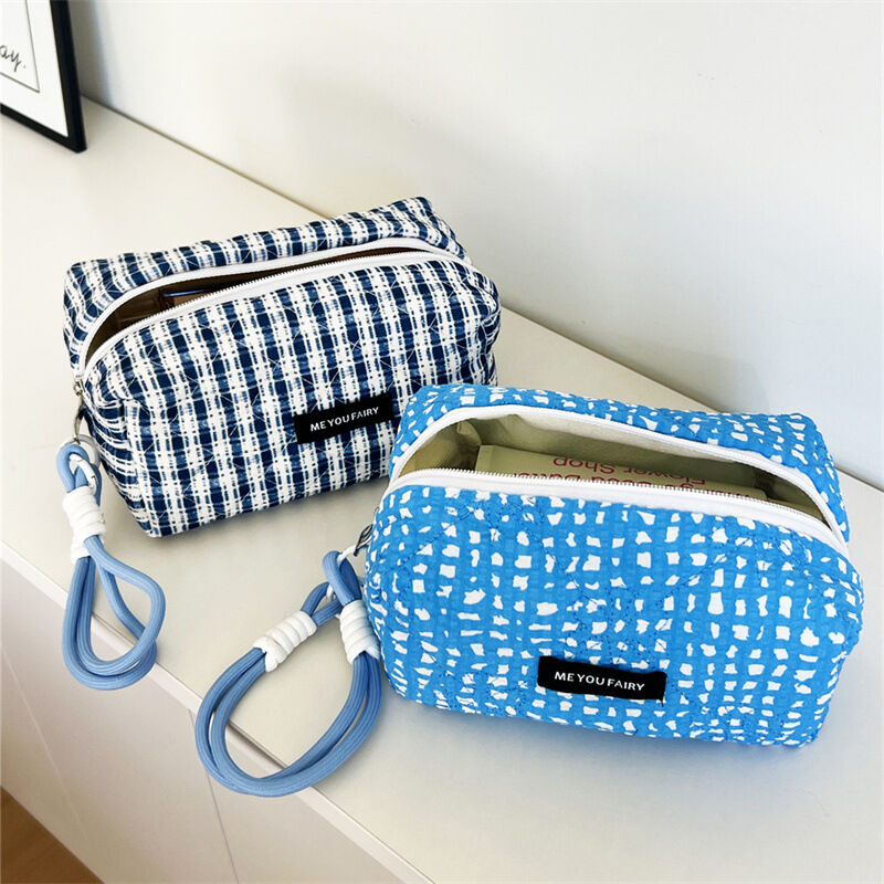 1 Piece Fresh Light Blue Checkered Women's Makeup Bags 2