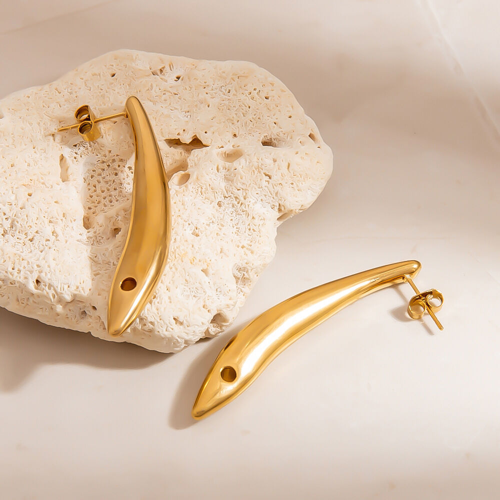 1 paire de boucles d'oreilles à clous en acier inoxydable doré, étanches, en forme de poisson Image3