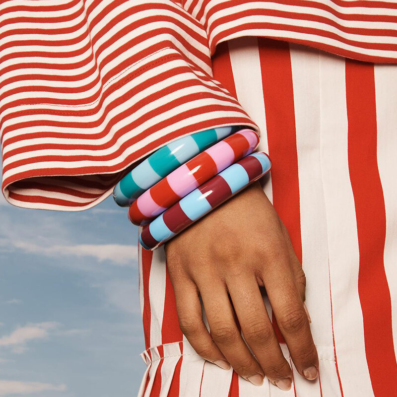 1 Piece Simple Strip Resin Bangle