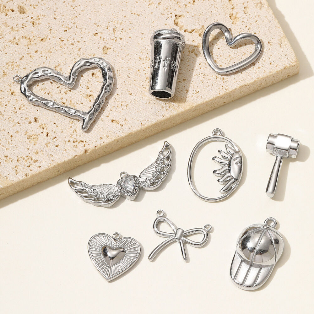 1 Piece Simple Heart Stainless Steel Waterproof Women's Pendants Picture4