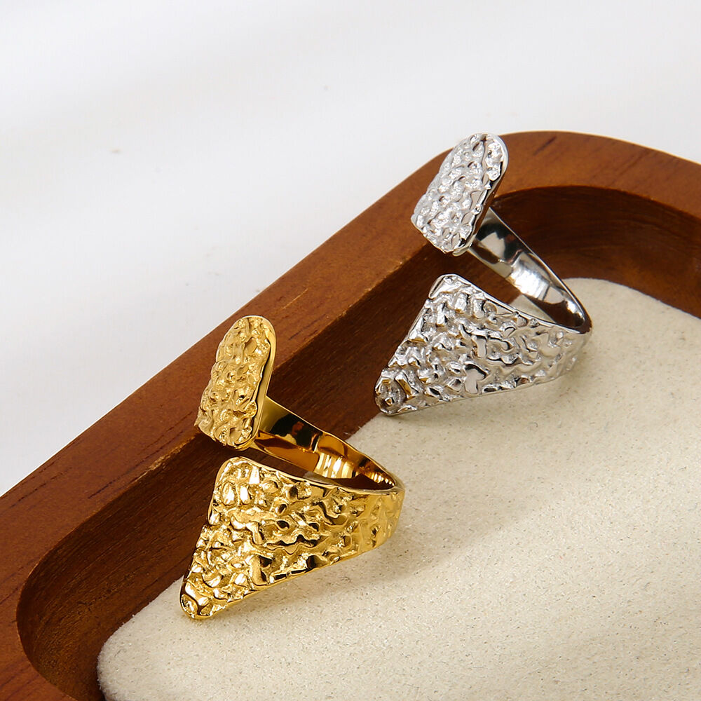 1 Stück Alltags-Statement-Ring aus Edelstahl mit unregelmäßiger Form und Hammerschlagmuster, wasserdicht