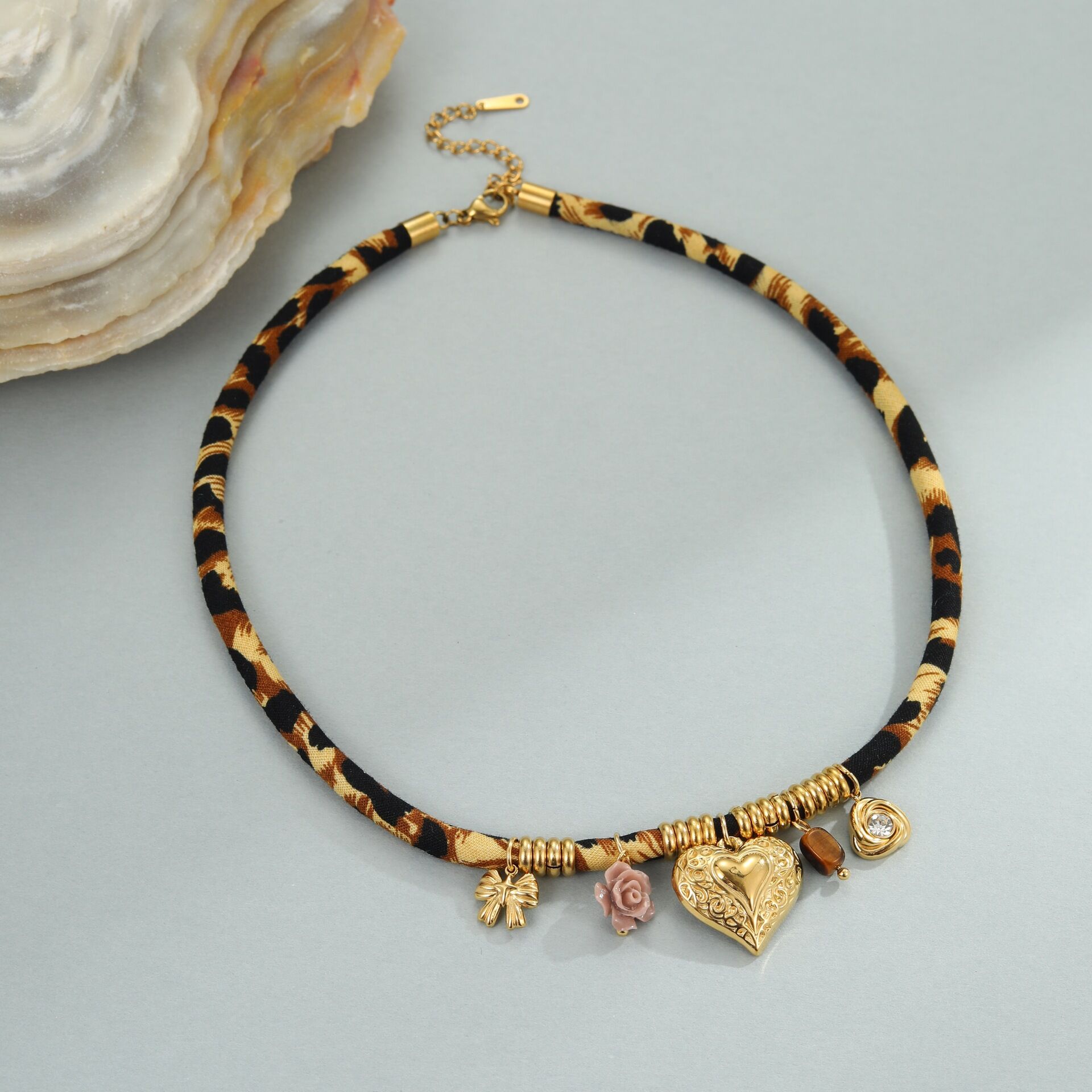 1 Piece Luxurious Flower Heart Sun Leopard Print Stainless Steel Waterproof  Women's Pendant Necklaces Picture4