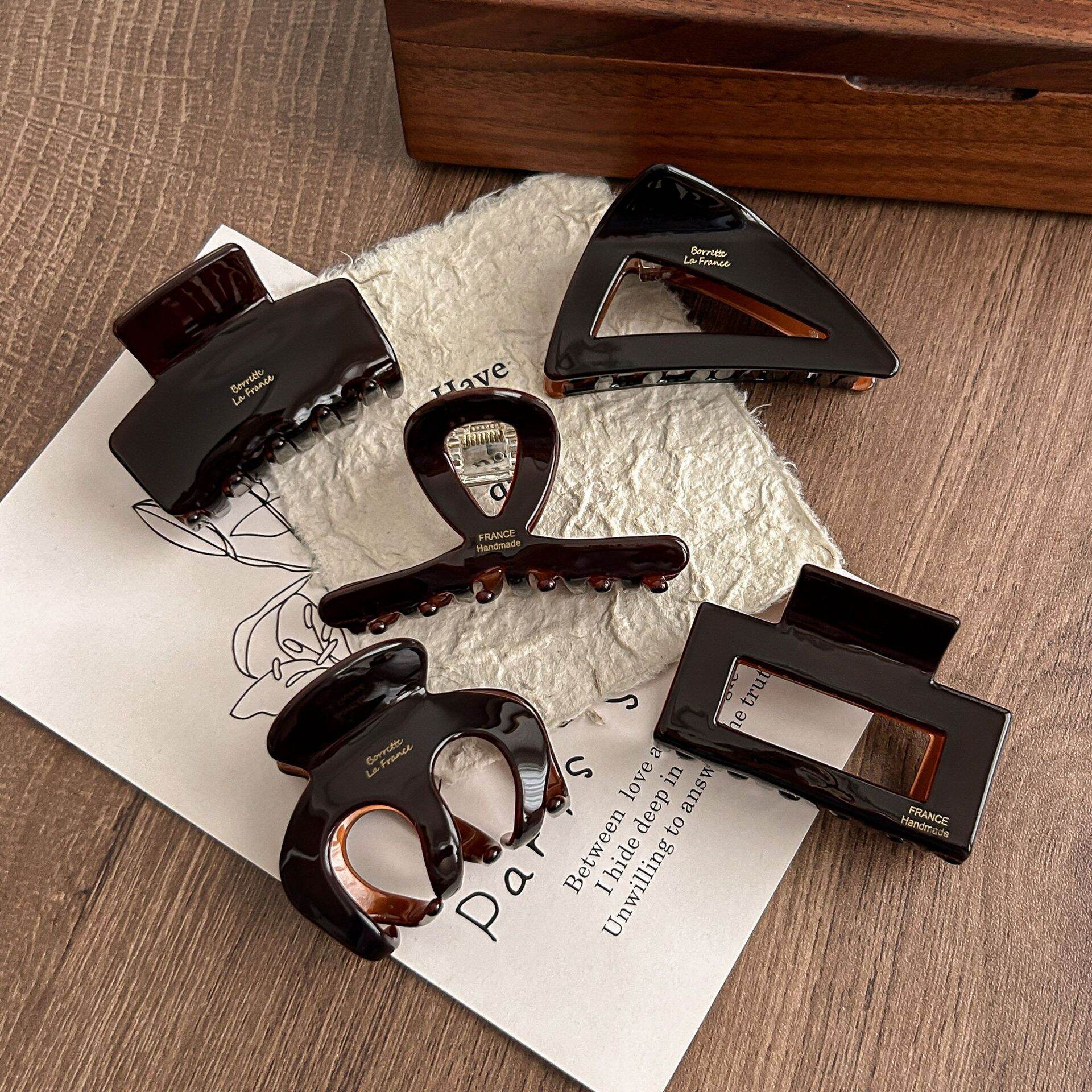 1 Piece  Casual Letter Solid Color Acetate Women's Hair Claws 2
