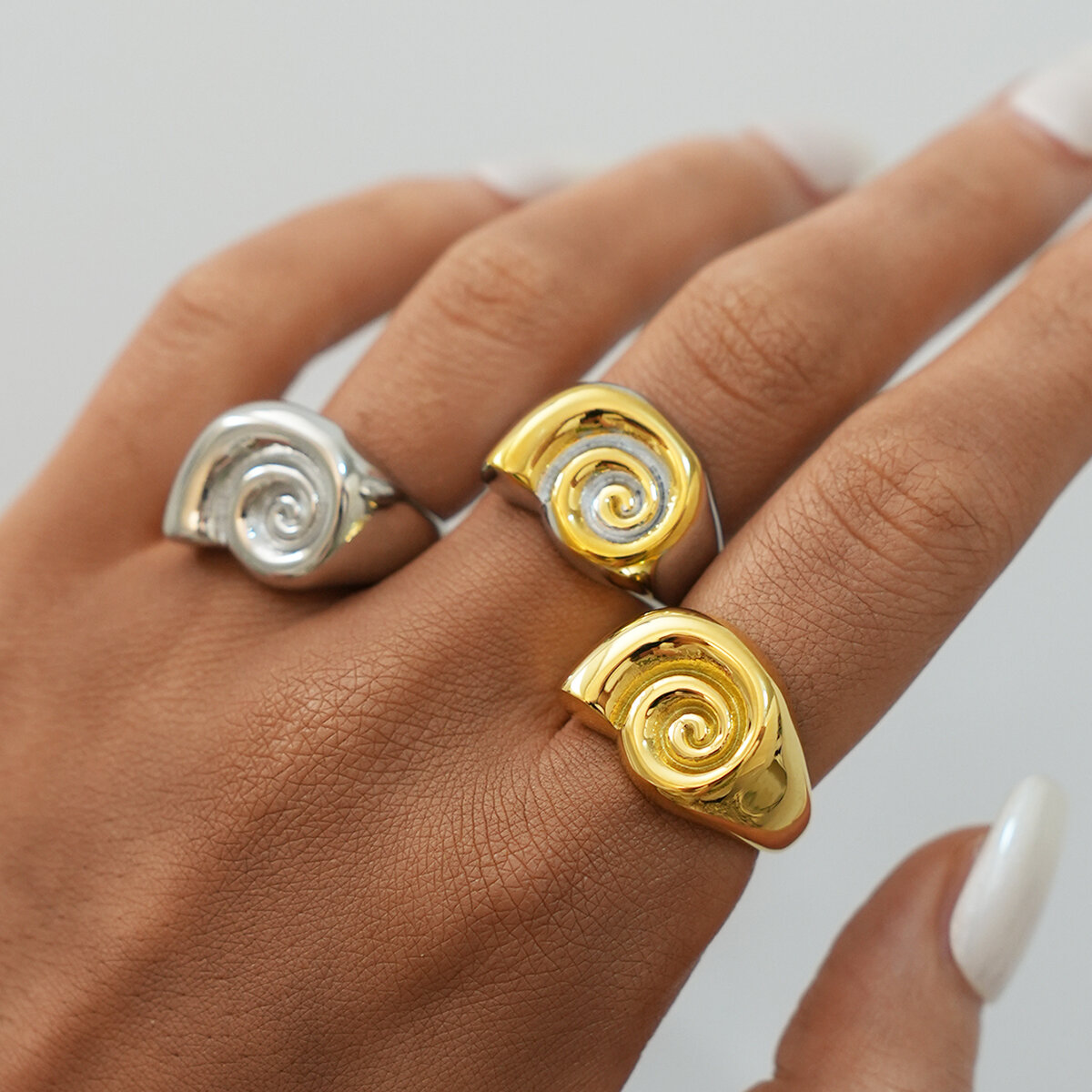 1 Stück schlichter Retro-Siegelring für Damen aus Edelstahl, wasserdicht, goldfarben, mit Tiermotiv Bild3