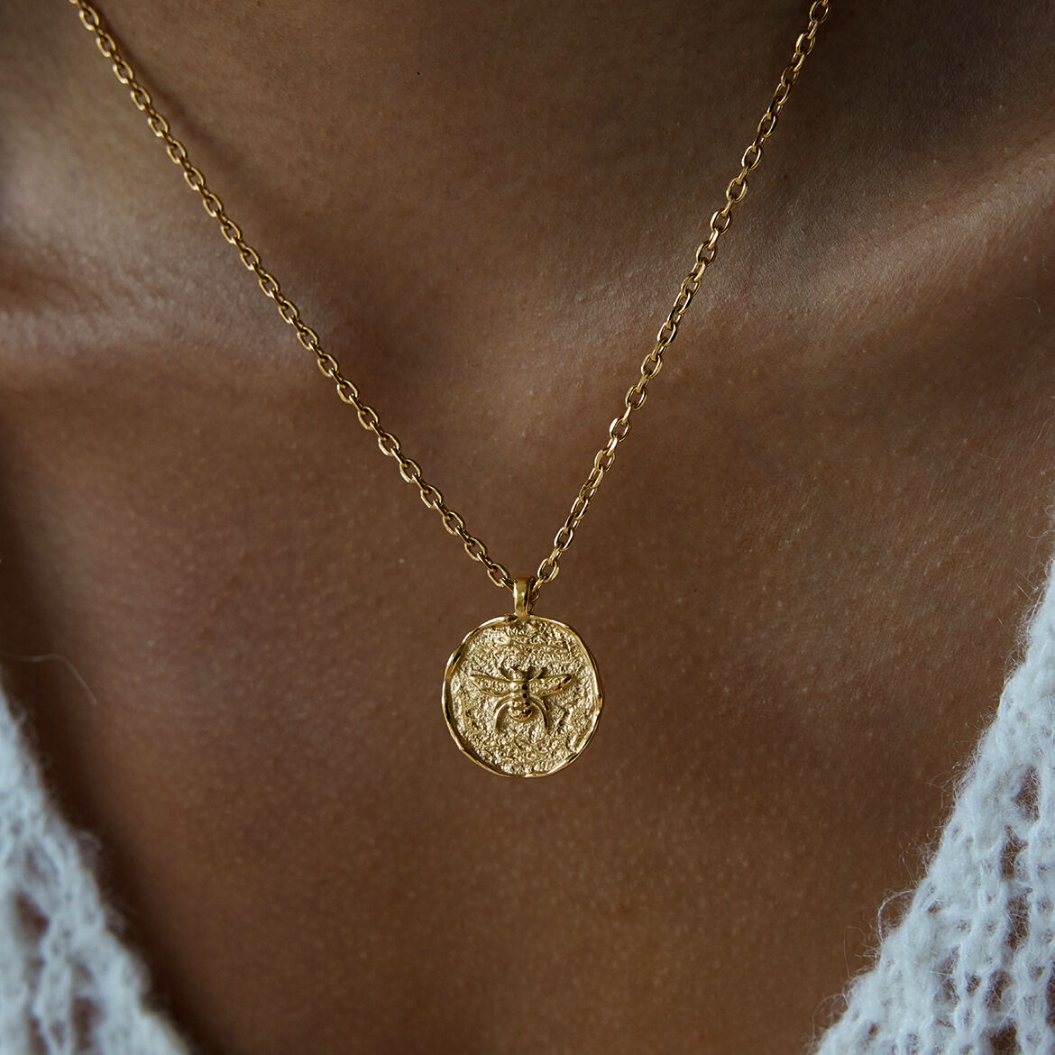 1 elegante Damen-Halskette mit Kreuzanhänger aus Edelstahl, wasserdicht, goldfarben, mit Perle Bild4