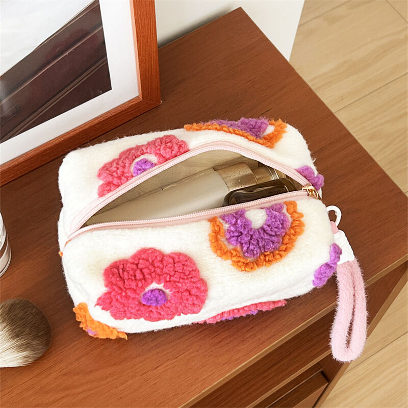 1 Piece Romantic Series Cute Flower Plush Women's Makeup Bags h5 Picture4