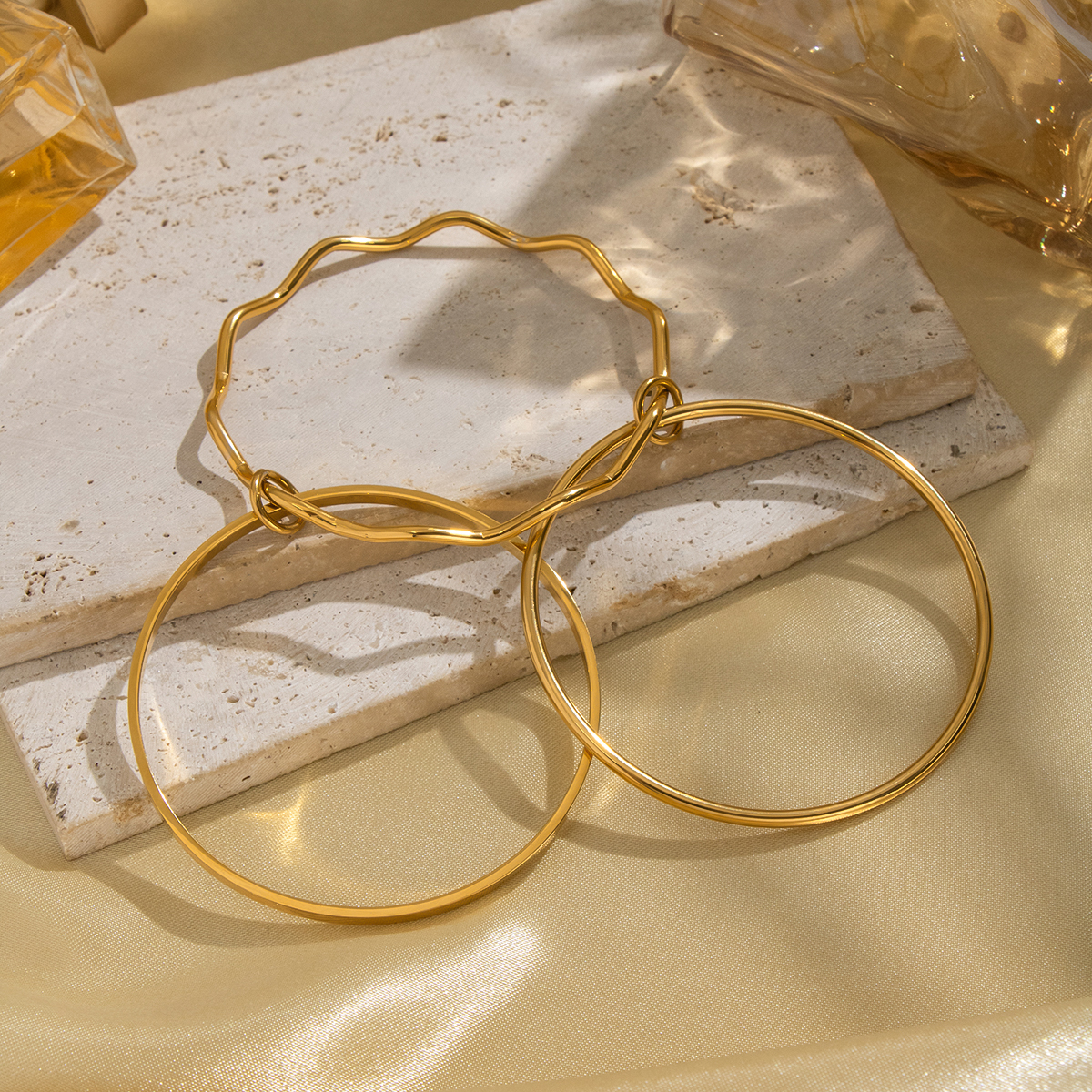Circle Stainless Steel Waterproof Gold Color Bangles Picture3