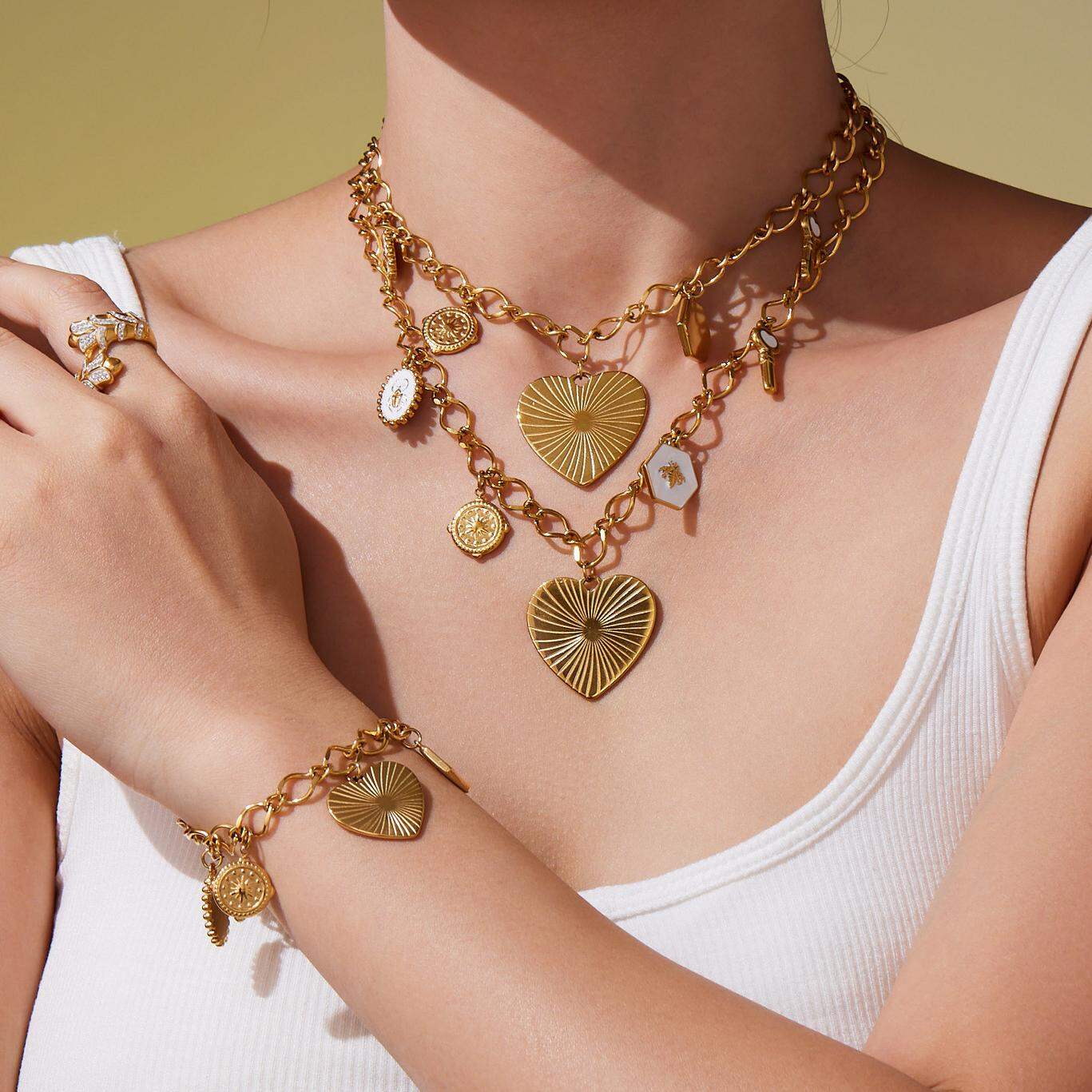 Set di gioielli da donna color oro impermeabili in acciaio inossidabile con cuore della serie Shinning