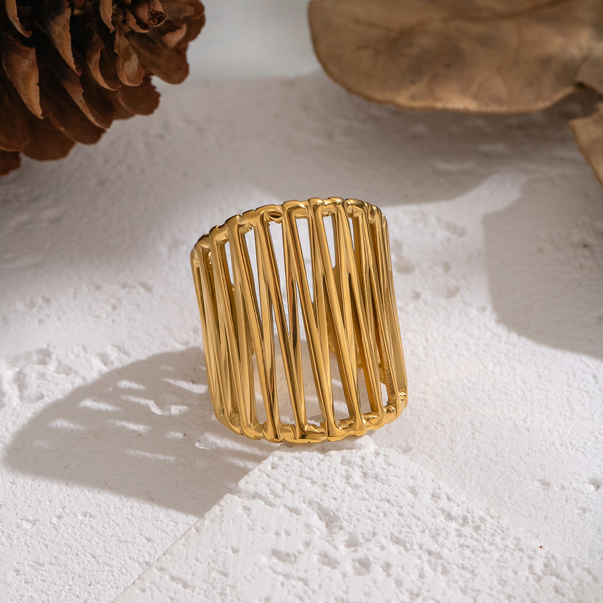 1 Piece Hollowed-out Stainless Steel Waterproof Gold Color Statement Ring Picture2