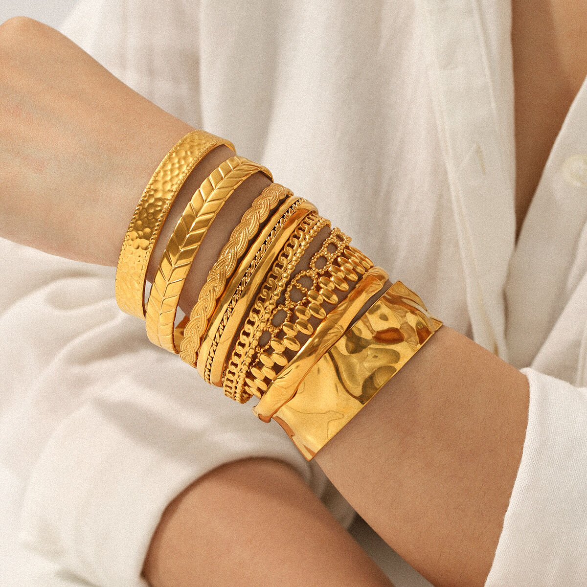 1 Piece Irregular Shape Hollowed-out Stainless Steel Waterproof  Gold Color Cuff Bracelet