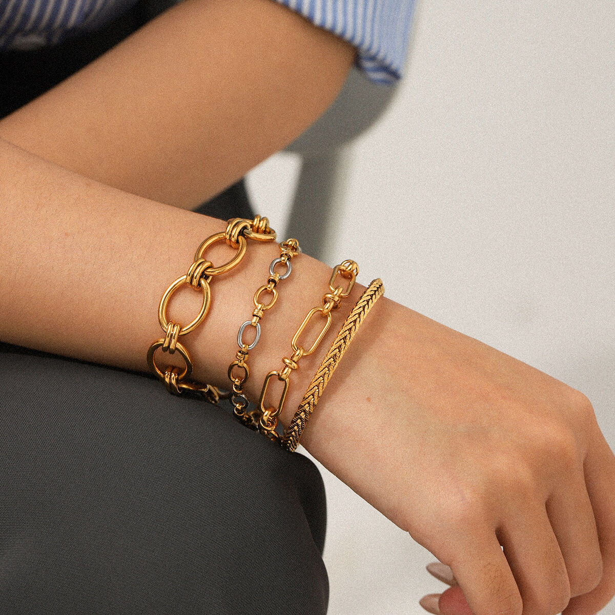 Bracelet classique en acier inoxydable étanche couleur or (1 pièce) h5 Image3