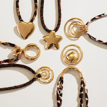 1 Piece Retro Thread Stainless Steel Waterproof Gold Color Women's Pendant Necklaces 2