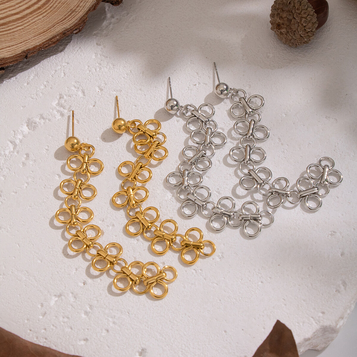 1 paio di orecchini pendenti in acciaio inossidabile con fiore romantico, impermeabili, color oro 2