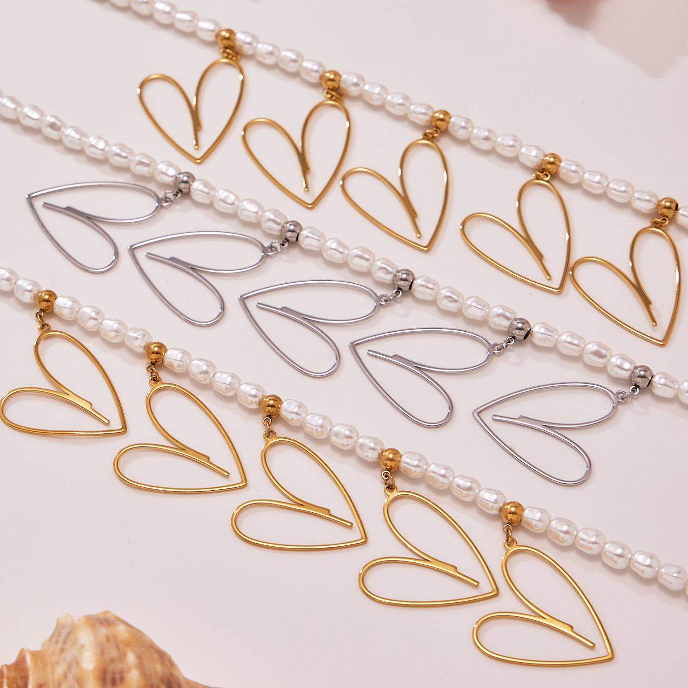 1 Piece Elegant Heart Hollowed-out Stainless Steel Waterproof Gold Color Women's Pendant Necklaces Picture4