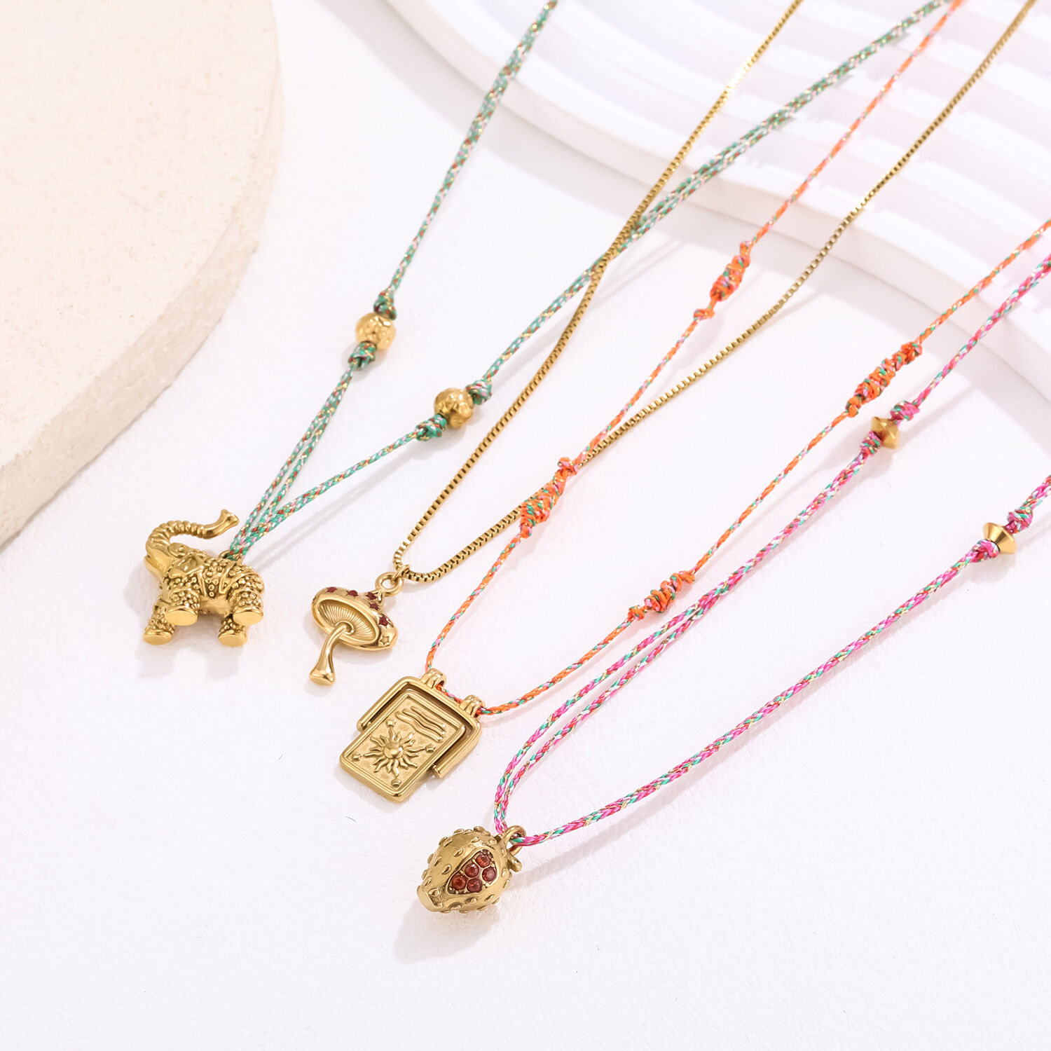 1 Piece Sophisticated Strawberry Stainless Steel Waterproof Women's Braided Necklaces h5 Picture3