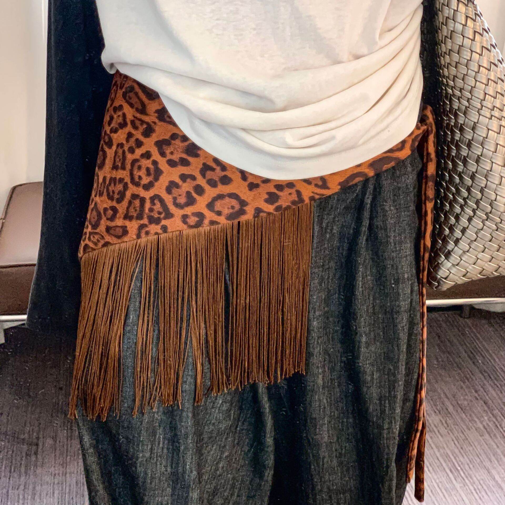 1 Stück Damen-Bandana aus Polyester mit Leopardenmuster und Quaste