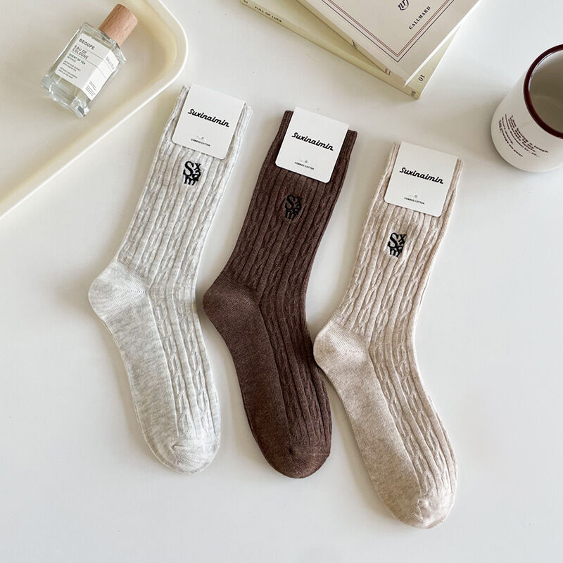 1 Pair Embroidered Letter Pure Cotton Women's Mid-Calf Socks Picture4