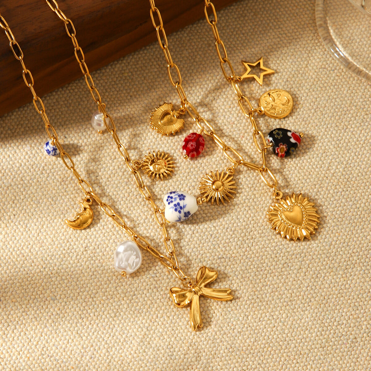 1 Piece Retro Heart Stainless Steel Waterproof Gold Color Pendant Necklace 2