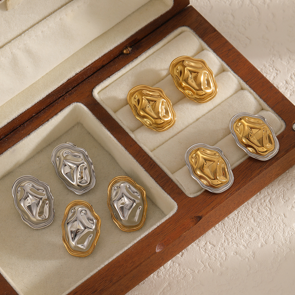 1 Paar Retro-Ohrstecker aus Edelstahl, wasserdicht, mit Hammermuster, goldfarben 2