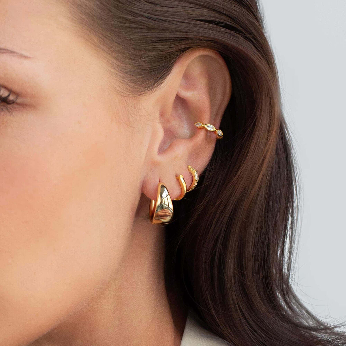 1 paio di orecchini a cerchio da donna in acciaio inossidabile color oro impermeabili, con cerchio giornaliero h5 Immagine4