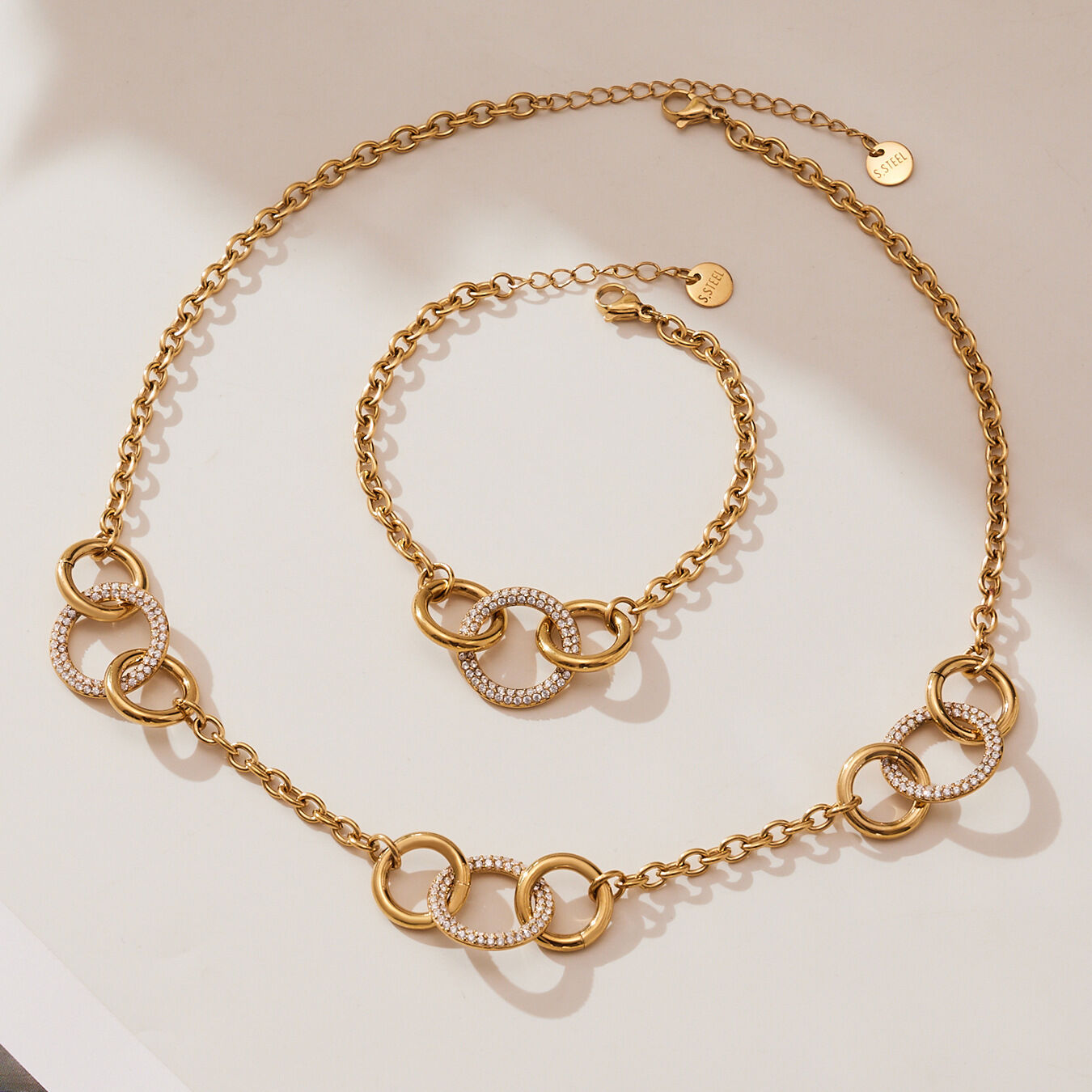 Luxurious Circle Stainless Steel Waterproof Gold Color Women's Jewelry Sets h5 Picture2