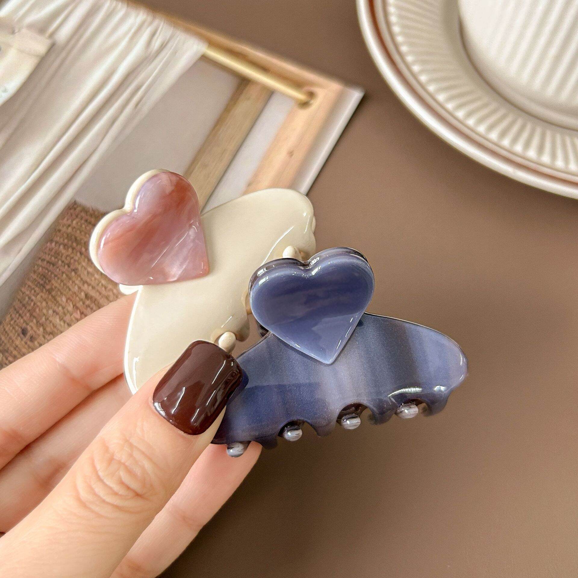 Simple Series Elegant Heart Acetate Women's Hair Claws h5 Picture3