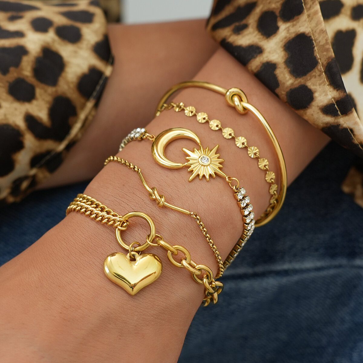 Conjunto de joyería para mujer de 1 pieza, simple, retro, con forma de corazón y luna, de acero inoxidable, resistente al agua, color dorado Imagen6