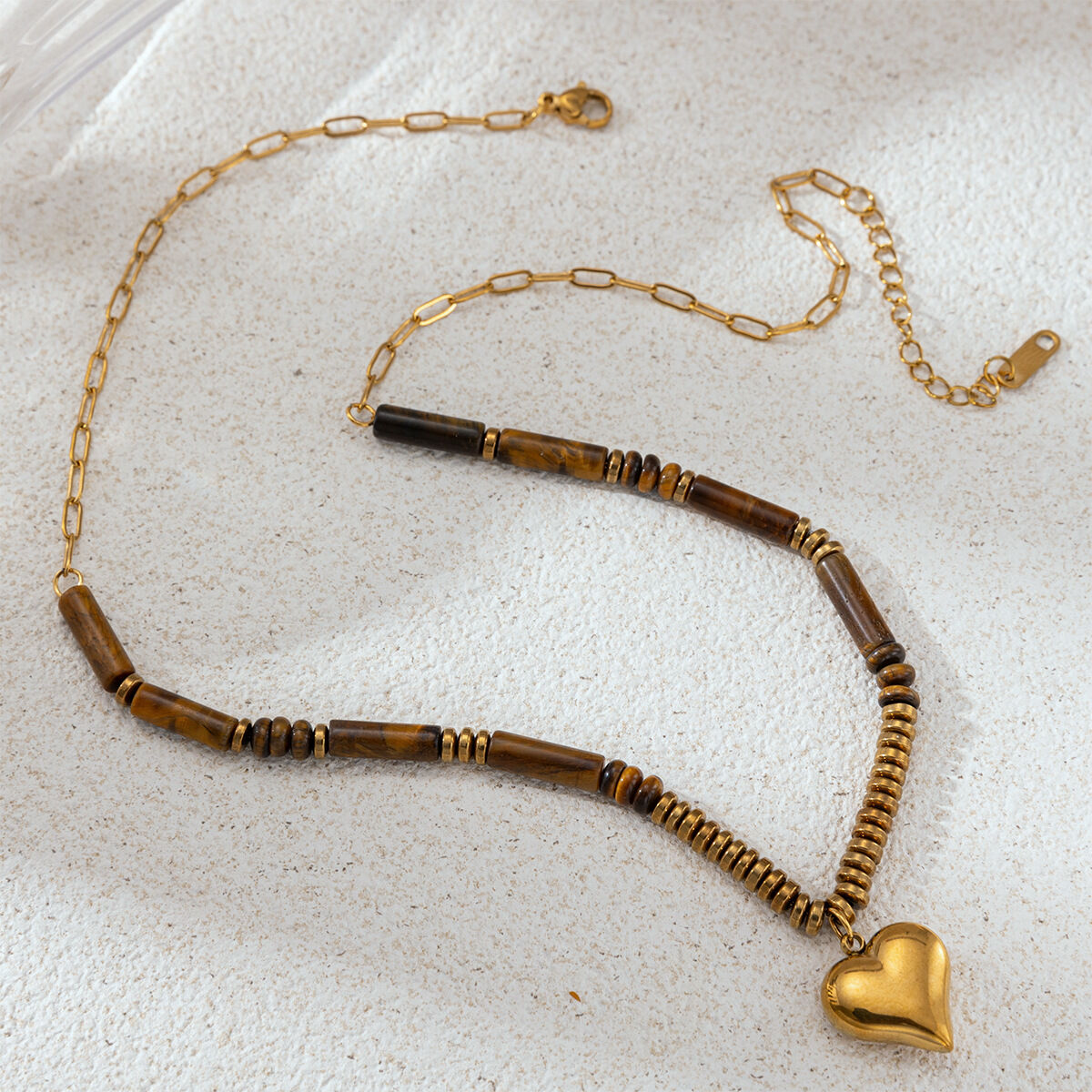 Set di collane con ciondolo a forma di cuore in acciaio inossidabile e perline di pietra naturale impermeabili Immagine4