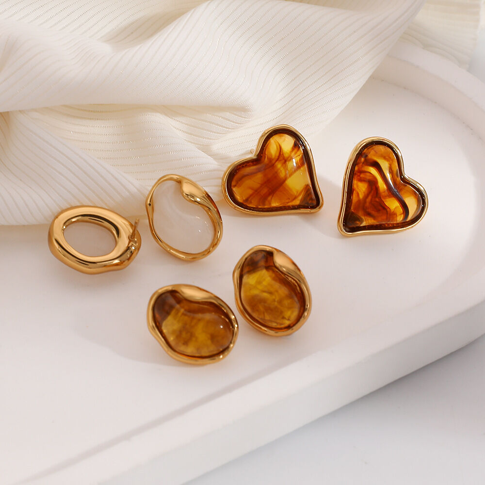 1 Pair Simple Series Daily Heart Circle Stainless Steel Waterproof Women's Stud Earrings Picture2