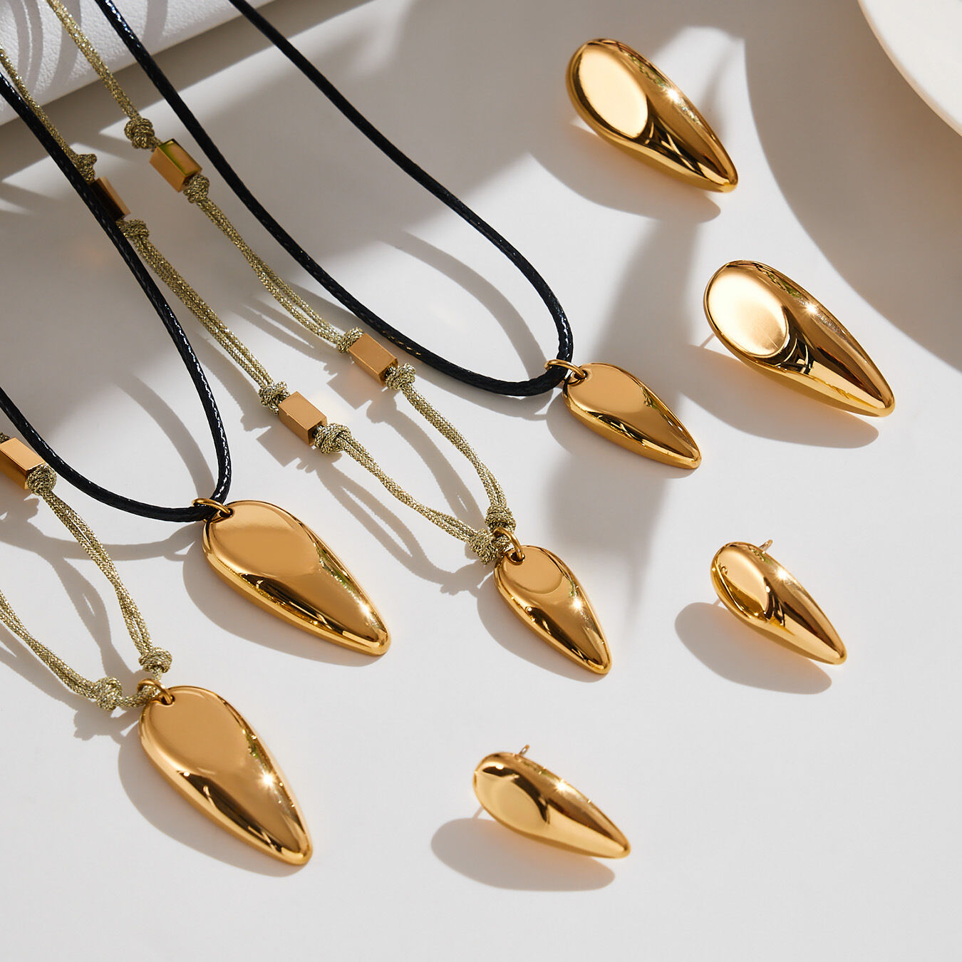 Modern Irregular Shape Stainless Steel Waterproof Gold Color Women's Jewelry Sets Picture4