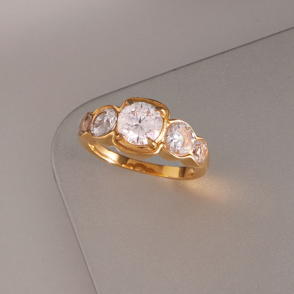 1 Piece Elegant Circle Stainless Steel Waterproof Gold Color Zircon Women's Gemstone Rings 2