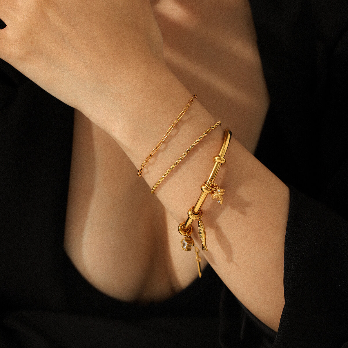 1 Piece Stainless Steel Waterproof Gold Color Fish Pendant Bangle 2