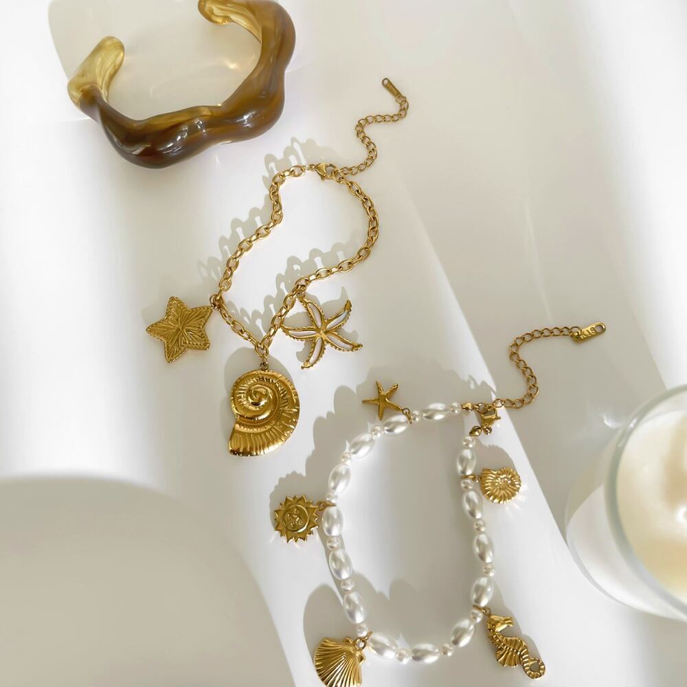 Stainless Steel Waterproof Gold Color Acrylic Bracelet Set Picture4