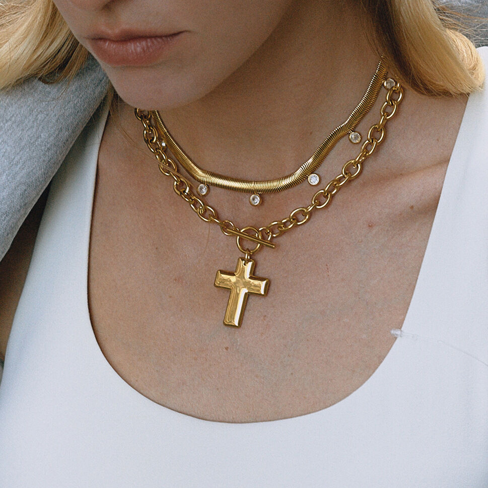1 Piece Minimalist Cross Stainless Steel Waterproof Gold Color Women's Pendant Necklaces 2