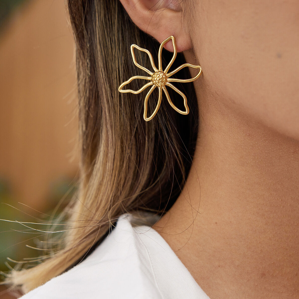 1 Pair Delicate Flower Lines Stainless Steel Waterproof Gold Color Women's Stud Earrings h5 Picture3