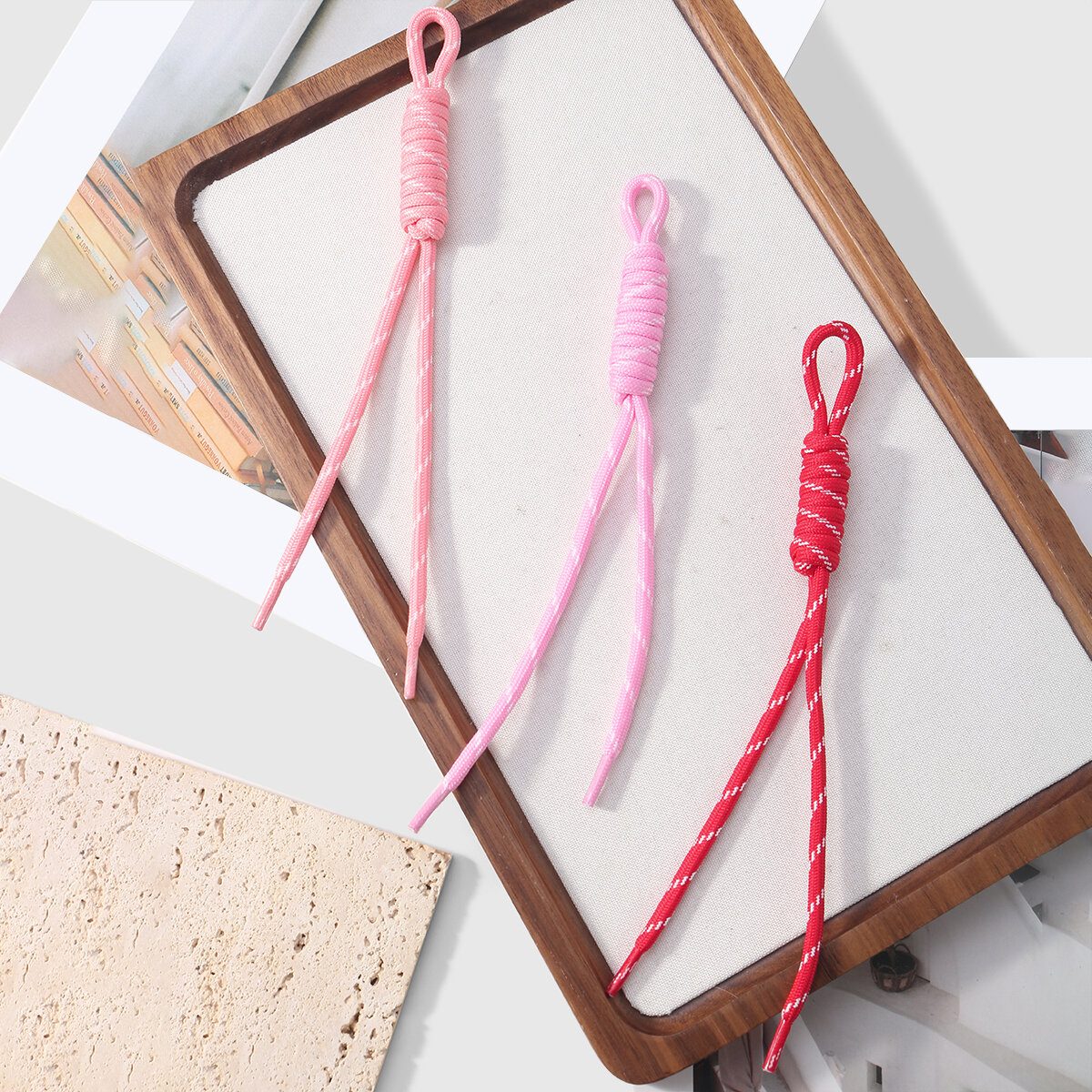 1 breloque de sac moderne et colorée en polyester tissé pour femme 2