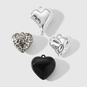 1 pieza de dijes para bolso de mujer con estampado de leopardo y forma irregular de corazón con diseño CCB h5 Imagen5