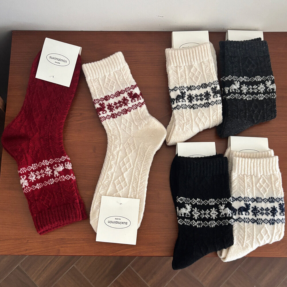 1Pair Vintage Christmas Elk - pattern CottonMid-Calf Socks Picture2